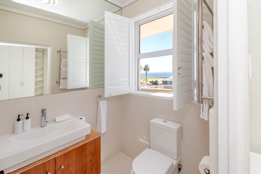 3 Bedroom Property for Sale in Sea Point Western Cape
